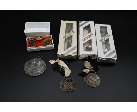 Chess collectors lot to include World Chess Championship Fischer v Spassky cufflinks and tie pin, souvenir spoon, knife and f