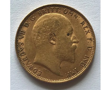 AN EDWARD VII SOVEREIGN. An Edward VII Sovereign, bare head r, dated 1904.