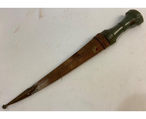 A 'JADE' HILTED DAGGER AND SCABBARD. With a 26cm tapering double edged blade with central rib and sharpened edges, the hilt o