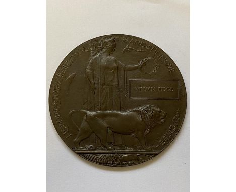 A FIRST WORLD WAR MEMORIAL PLAQUE TO WILLIAM RIDGE. The Common Wealth War Graves record four casualties under the name of Wil