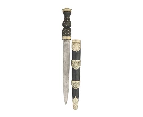 A PIPER'S DIRK, WILKINSON SWORD LTD, 20TH CENTURY with tapering blade double-edged towards the point, etched with the maker’s