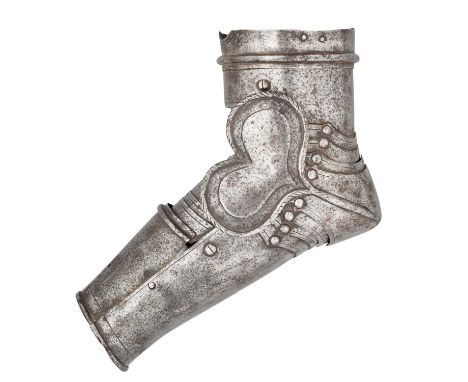 A FINE FLEMISH VAMBRACE BY THE MASTER MP, CIRCA 1600-20 formed of a tubular upper and lower cannon linked by an intervening w