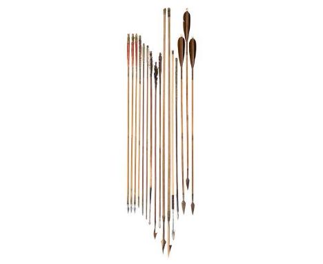 A LARGE QUANITY OF AFRICAN AND INDIAN ARROWS, 19TH/20TH CENTURY with over 100 loose arrows, the majority with cane or bamboo 