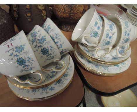 A part Colclough 'braganza' tea service