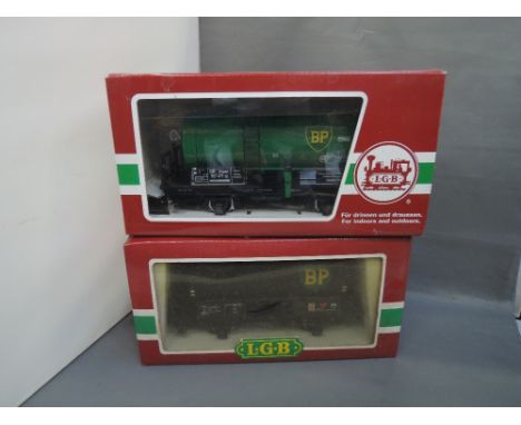 Two LGB G scale 'BP' tankers, both boxed 46400 & 4040B