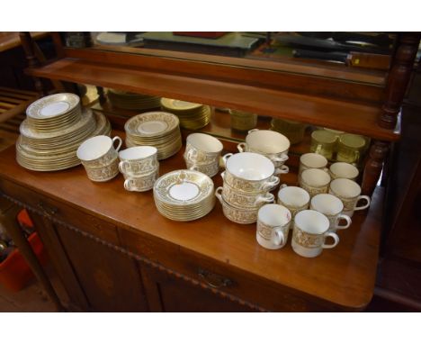 A Worcester 'Hyde Park' pattern part tea and dinner service. 