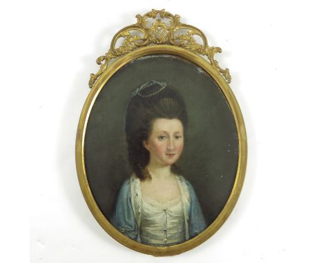 18TH CENTURY OVAL PORTRAIT ON CANVAS IN THE MANNER OF SIR THOMAS BEECH, APPROX. 24 X 18.5 cm IN A GILT METAL FRAME