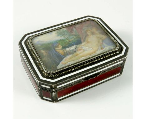 CONTINENTAL SILVER AND ENAMELLED SNUFF BOX, RED GUILLOCHE ENAMELLED BODY WITH HINGED COVER DEPICTING A ROMANTIC SCENE, APPROX