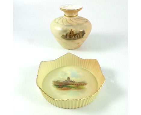 WORCESTER GOODE AND CO. VASE 556, BLUSH IVORY DEPICTING HEREFORD CATHEDRAL APPROX. 10.5cm AND A FLUTED DISH, 470, DEPICTING G