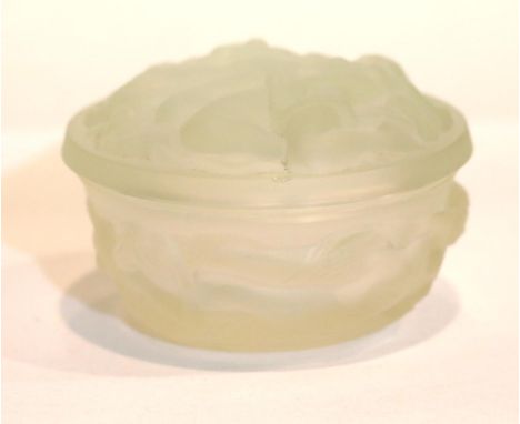 Circular nude lidded glass bowl. P&amp;P Group 1 (£14+VAT for the first lot and £1+VAT for subsequent lots) 