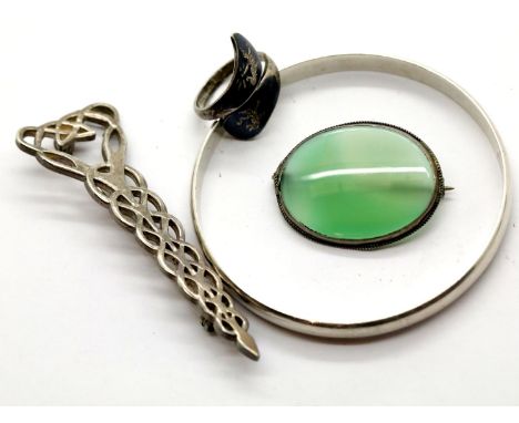 Four items of silver jewellery. P&amp;P Group 1 (£14+VAT for the first lot and £1+VAT for subsequent lots) 