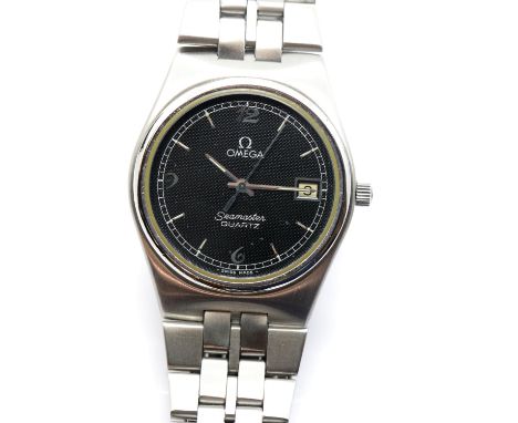 Gents Omega Seamaster quartz wristwatch c1977 stainless steel grey dial, original Omega strap. P&P Group 1 (£14+VAT for the f