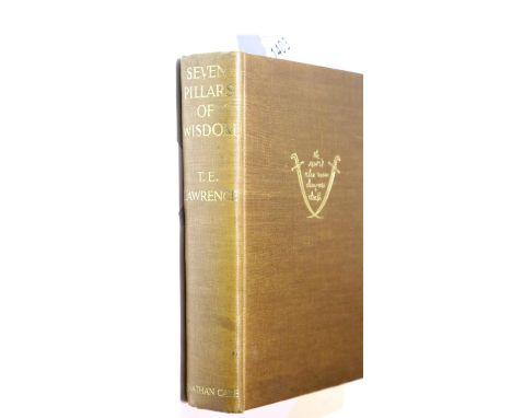 Seven Pillars of Wisdom by T E Lawrence first public edition 1935 published by Jonathan Cape. P&P Group 1 (£14+VAT for the fi