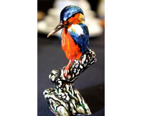 Anita Harris Kingfisher vase, H: 16.5 cm. P&P Group 2 (£18+VAT for the first lot and £3+VAT for subsequent lots)Condition Rep