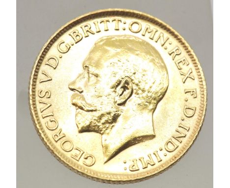 1914 Gold Full Sovereign - King George V - Strong EF grade. P&amp;P Group 1 (£14+VAT for the first lot and £1+VAT for subsequ