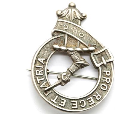 Hallmarked silver badge Pro Rege Et Patria, D: 35 mm, 15g. P&amp;P Group 1 (£14+VAT for the first lot and £1+VAT for subseque