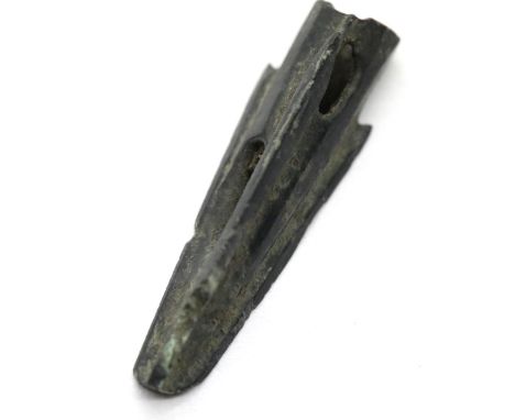 Bronze Age arrow head - Long range issue. P&amp;P Group 1 (£14+VAT for the first lot and £1+VAT for subsequent lots) 