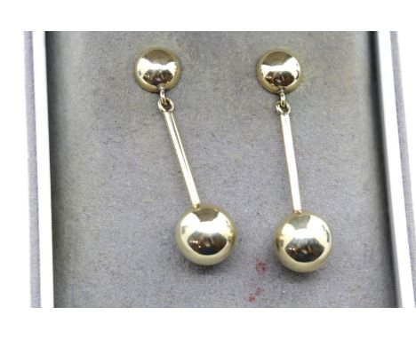 Pair of 9ct gold bar drop earrings, L: 3 cm, 2.1g. P&P Group 1 (£14+VAT for the first lot and £1+VAT for subsequent lots)Cond