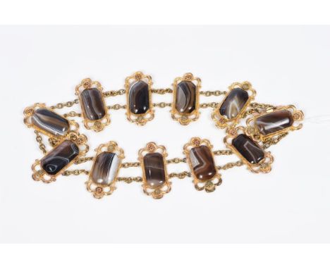 19th century agate and gilt metal necklace with eleven agate panels in gilt metal frames with chain links, 42cm length CONDIT