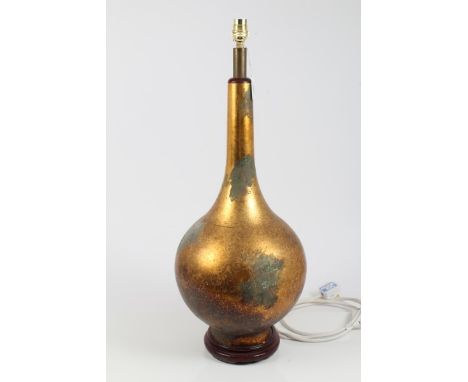 Japanese gilt splashed metal electric table lamp of bottle vase form, on turned wooden base, 66cm high