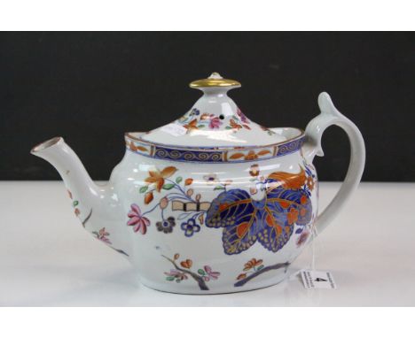 *Spode ceramic Teapot with lid in pattern 2061, know as "Cabbage" or "Tobacco Leaf" pattern, stands approx 16cm to top of fin