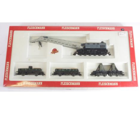 Fleischmann Crane Set (5597), contained in original box