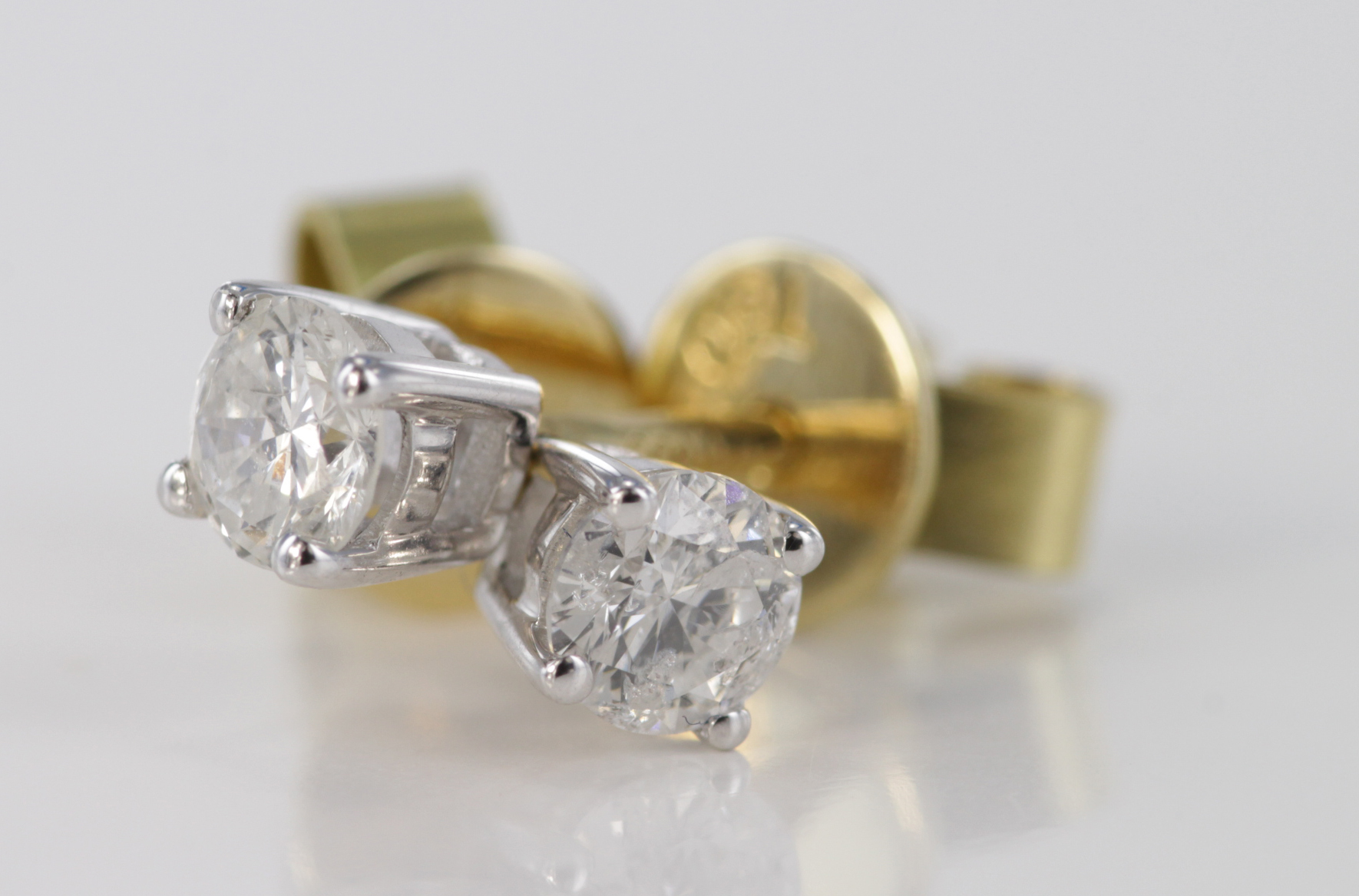 single stone diamond studs price