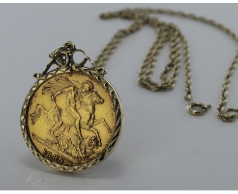 Victorian Sovereign dated 1889 on a 9ct mount & chain, total weight 13.1g