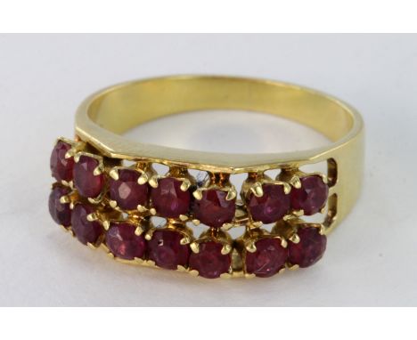18ct Gold Ruby Ring size M weight 4.3g