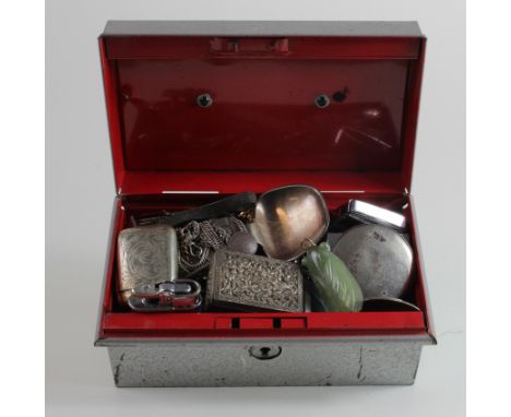 A quantity of mixed white metal items. Lighter, brooches etc. 