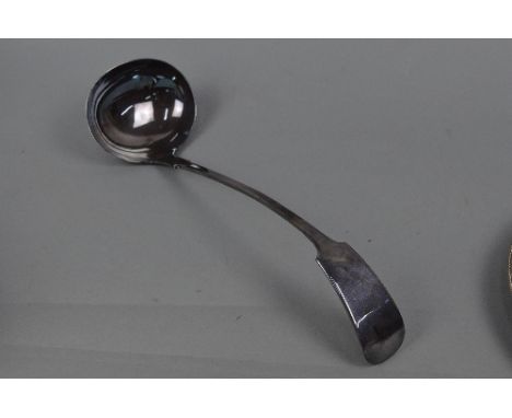 A LATE VICTORIAN SILVER OLD ENGLISH PATTERN SOUP LADLE, maker John Round & Son Ltd, Sheffield 1900, approximate weight 8.6ozt