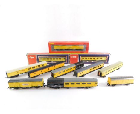 Hornby Lima and Airfix OO gauge coaches, and rolling stock 'Network Rail'. (1 tray) 