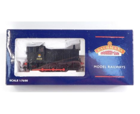 A Bachmann OO gauge Class 04 diesel shunter, BR black, early emblem, 11222, 31-341.