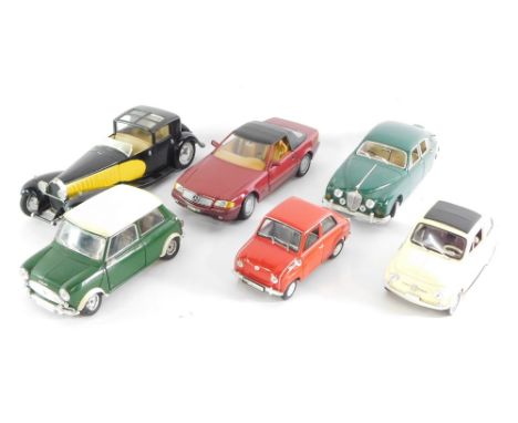 Solido, Maisto and Revell 1:18 scale die cast vehicles, including Jaguar MKII, Fiat 500, Mini Cooper, etc. (6)