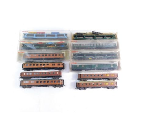 Roco, Fleischmann and Lilliput HO gauge coaches and rolling stock, including coaches and car transporters. (1 tray)