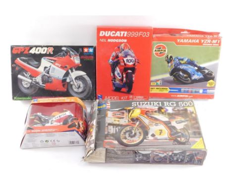 A group of kit build motorbikes, Tamiya GPZ400R, New-Ray Ducati 999FO3, Airfix Yamaha YZR-M1, and a Revell Suzuki RG500, toge