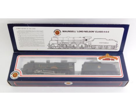 A Bachmann OO gauge Maunsell Lord Nelson Class locomotive 'Sir Walter Raleigh' 30852, BR lined green, early emblem, 4-6-0, 31