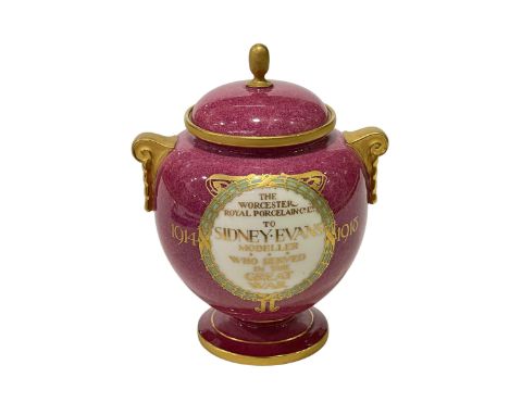 Royal Worcester 2712 'To Sidney Evans Modeller who Served in the Great War 1914-1918' lidded jar, 19cm.