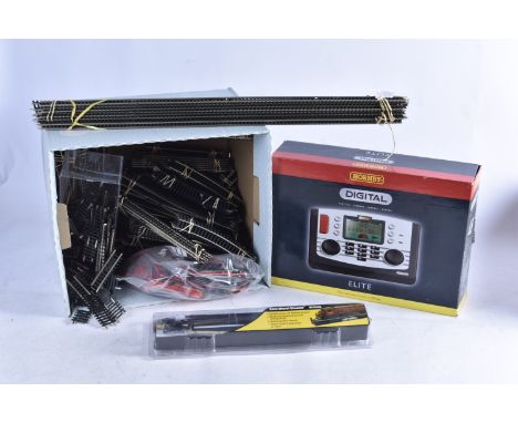 Hornby 00 Track and Digital 'Elite' Control Unit Track and Accessories, points including 6x R8074 and 6x R8075 curved, 4x R80