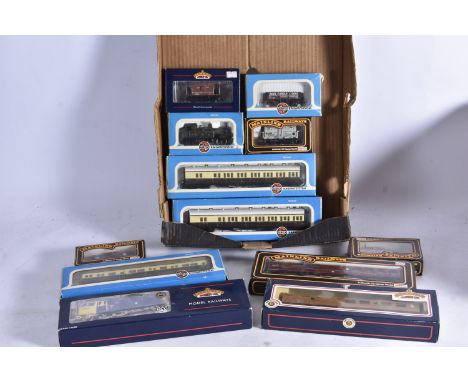 Bachmann Airfix and Mainline 00 Gauge Locomotives and Rolling Stock, Bachmann, 32-802 BR blue Class 47 035 Diesel, 34452 LNER