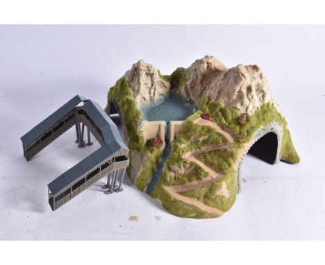 Hornby and other makers 00 Gauge plastic and card Buildings and Scenic Accessories,  Hornby Stations (3) and platforms (11), 