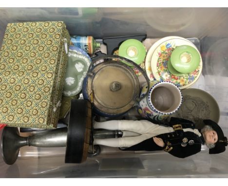 A mixed lot of pottery including Poole, Copenhagen, Clarice Cliff etc.