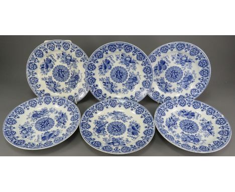 A group of early nineteenth century blue and white transfer-printed Spode Trophies Etruscan pattern dessert plates, c. 1825. 