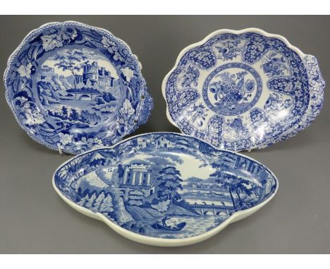 A group of early nineteenth century blue and white transfer-printed wares, c. 1825. To include: a Spode Filigree pattern hand