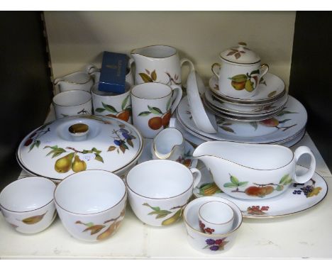 A quantity of Royal Worcester Evesham dinnerware, including gravy and sauce boats