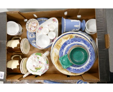 Mix Collection of items to include Royal Worcester, Paragon, Wedgwood , Majolica etc 