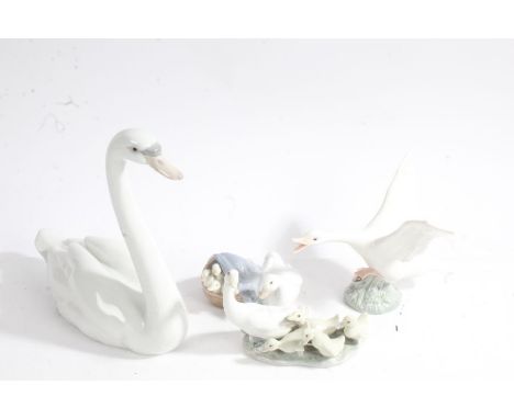 Four Lladro porcelain geese, the tallest 21cm (4)