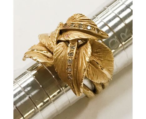 18CT YELLOW GOLD DIAMOND LEAF RING -SIZE M-N - BOXED