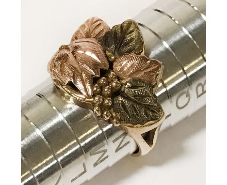 10CT GOLD GRAPEVINE RING - SIZE M