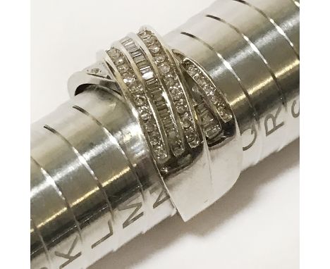 9CT GOLD DIAMOND RING APPROX 0.50 CT